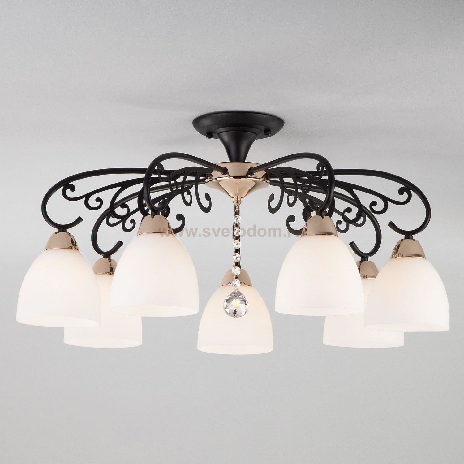 Светильник Eurosvet 70087/7 черный/золото