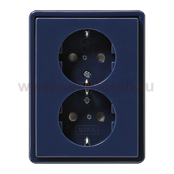 Gira S-Color Синий Розетка 2-ая с/з, с установочной рамкой (G78346)
