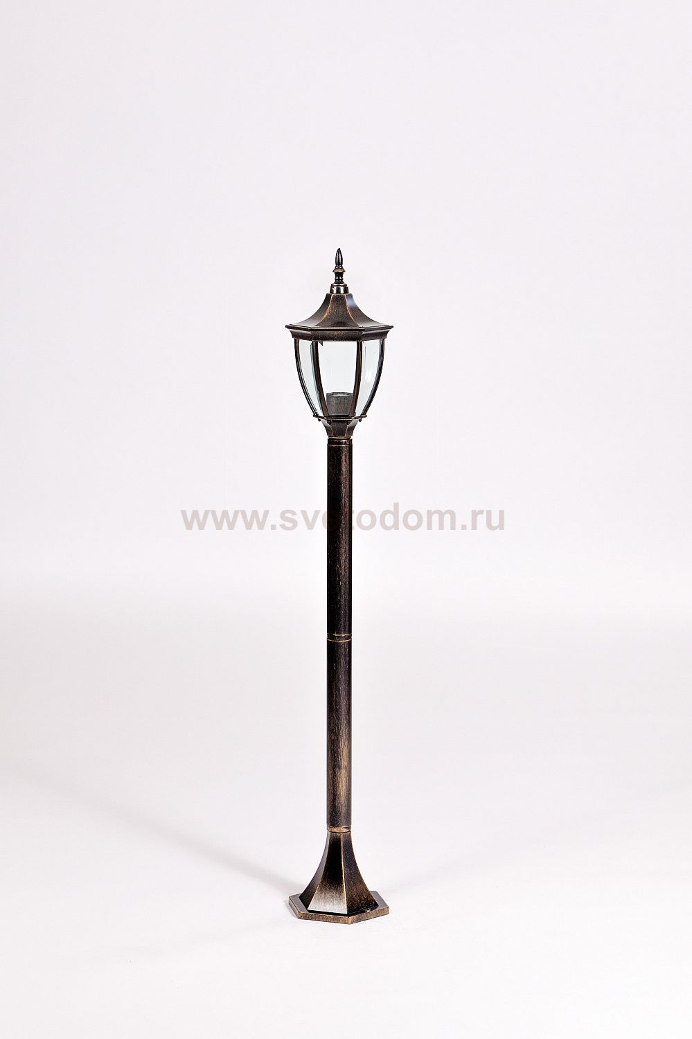 Светильник столб уличный 1 фонарь Oasis Light 91506 Gb