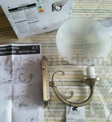 Светильник бра с выключателем Arte Lamp A3777AP-1AB Windsor white