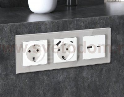 Лицевая панель ALFA (Белый матовый) для электрической розетки с/з QUANT AP1260 Ambrella Volt