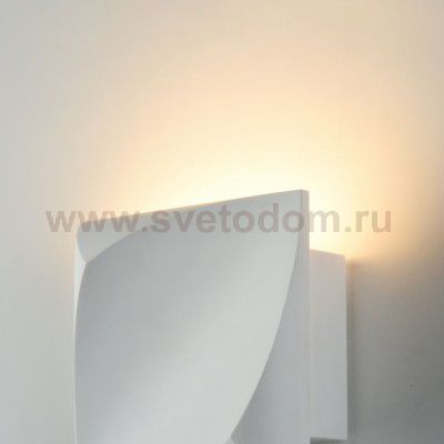 Бра Maytoni C198-WL-01-3W-W Pero