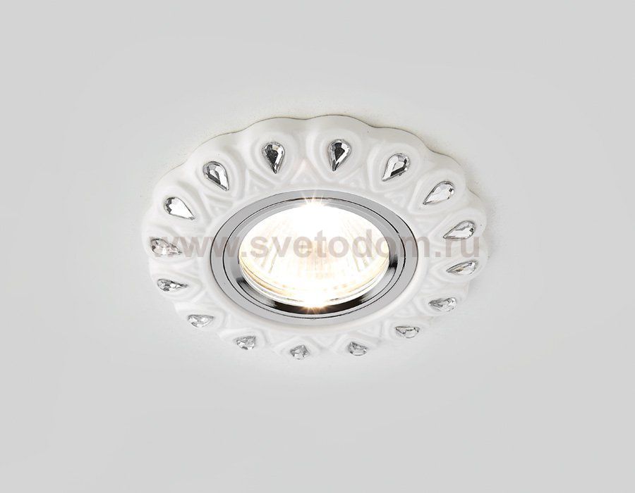 Точечный светильник Ambrella с узором D5540 W/CL