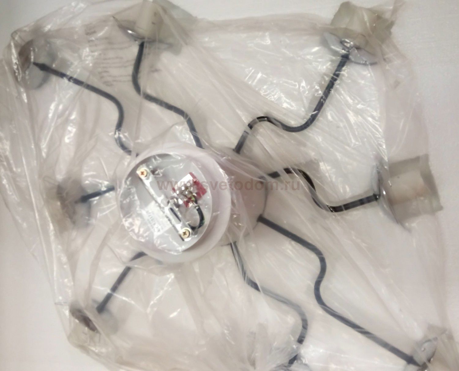 Люстра Colosseo 82017/9C белый с черным