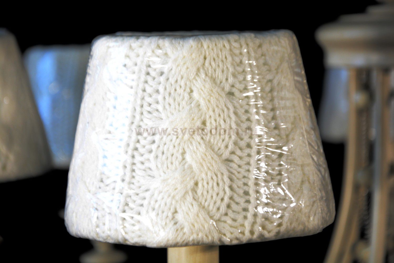 Люстра Maytoni ARM143-07-BG Lana