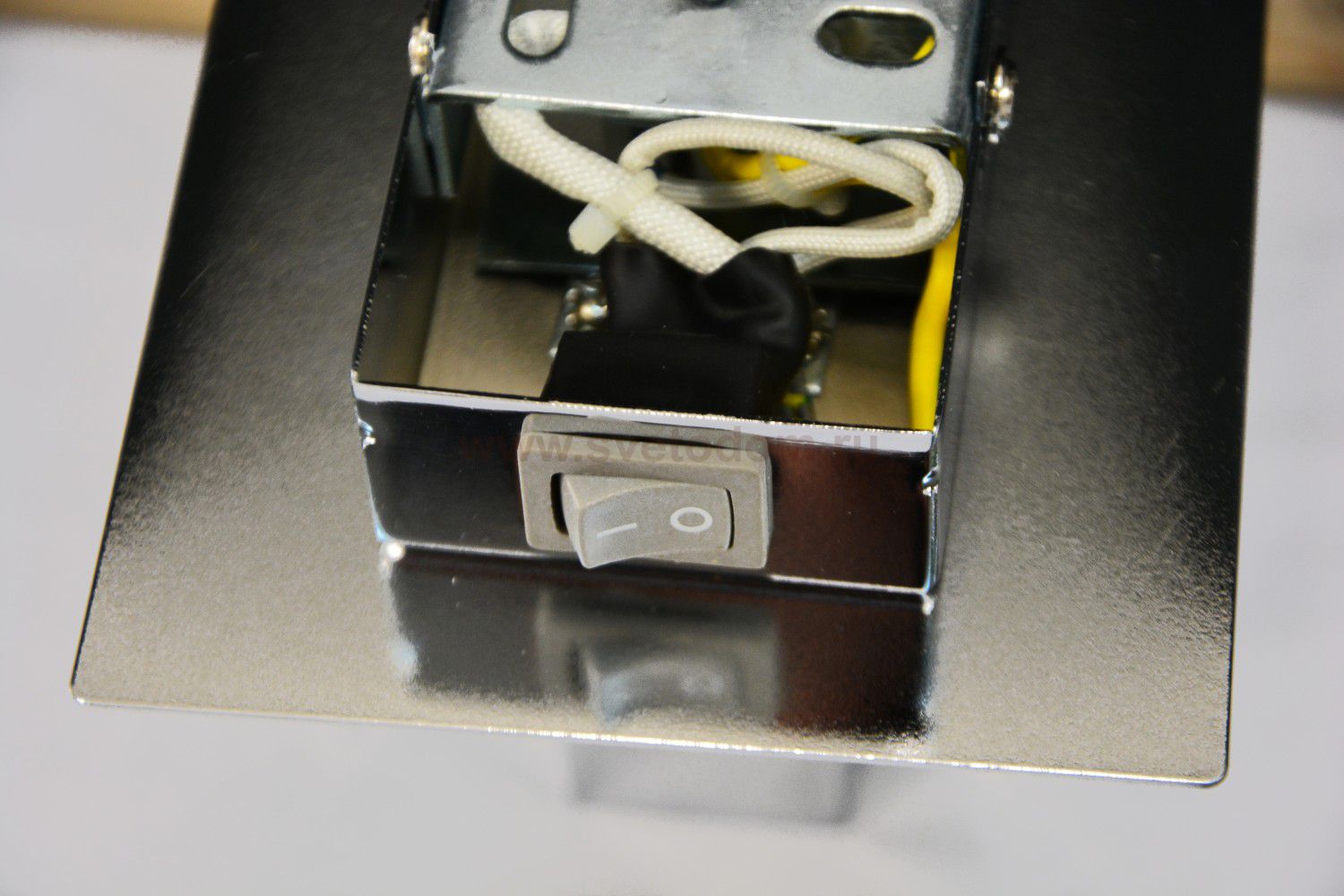 Светильник бра Globo 5692-1W Cubus