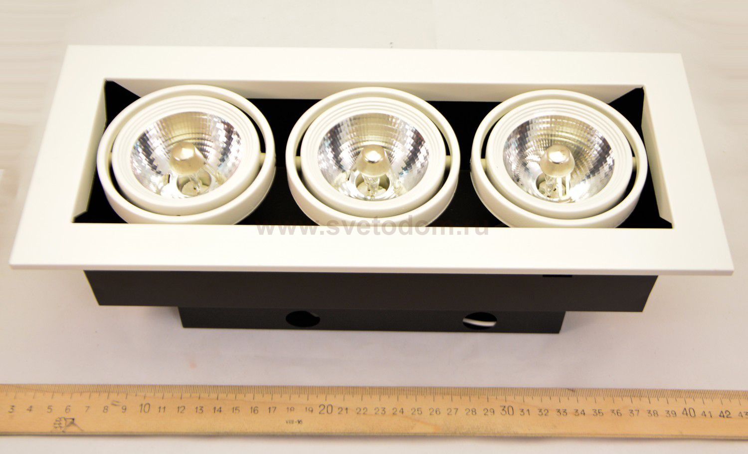 Светильник тройной Arte lamp A5930PL-3WH Technika