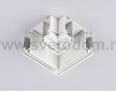 GL1045 WH белый коннектор угловой для шинопровода в натяжной потолок Magnetic 220V 100*100*51