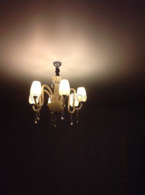 Люстра с белыми плафонами Arte lamp A8110LM-6WH Biancaneve