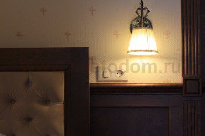 Бра Maytoni ARM330-01-R Vesta