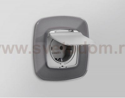 Лицевая панель OMEGA (Серебро глянец) для электрической розетки с заземлением со шторками и крышкой IP44 OP4080 Ambrella Volt