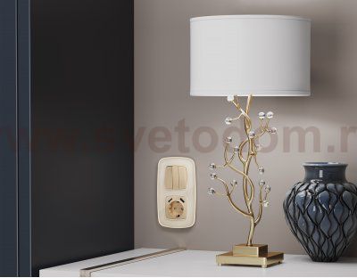 Лицевая панель OMEGA (Шампань) для электрической розетки с заземлением со шторками 2USB A+A QUANT OP6090 Ambrella Volt