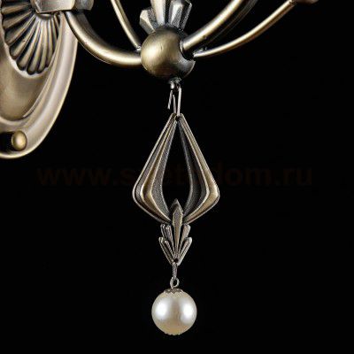 Светильник бра Maytoni RC146-WL-01-R Basil