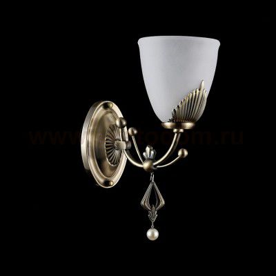 Светильник бра Maytoni RC146-WL-01-R Basil