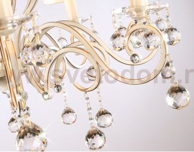 Подвесная люстра с абажурами и хрусталем Ambrella TR4561 TR