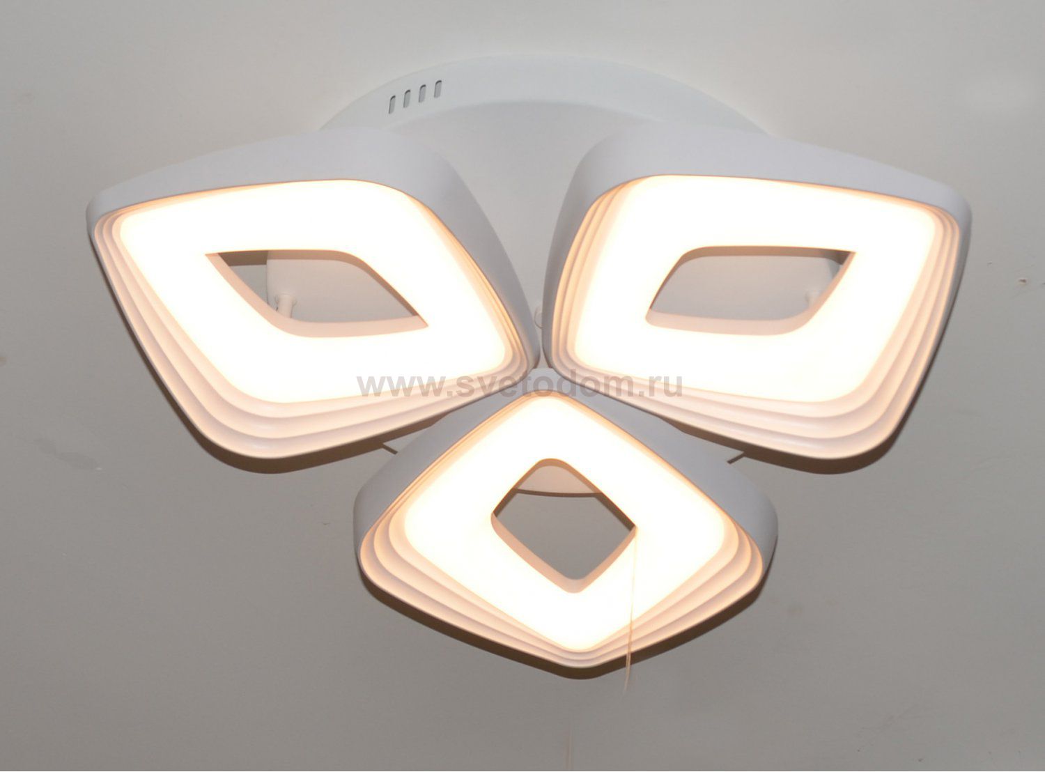 Светодиодная потолочная люстра с пультом Moderli V2871-CL Alfi LED 72W