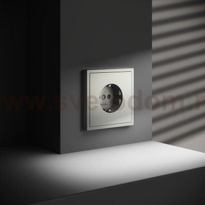 Розетка встраиваемая VOLTUM S70 с заземлением и защитными шторками, 16А, (сталь) (VLS040205)