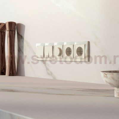 Рамка из поликарбоната на 5 постов Snabb Basic слоновая кость W0052003