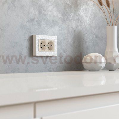 Рамка из поликарбоната для двойной розетки Hammer белый W0082401