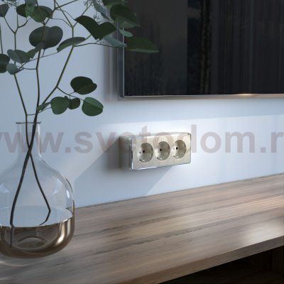 Розетка тройная с заземлением и шторками Gallant шампань рифленый W5073110