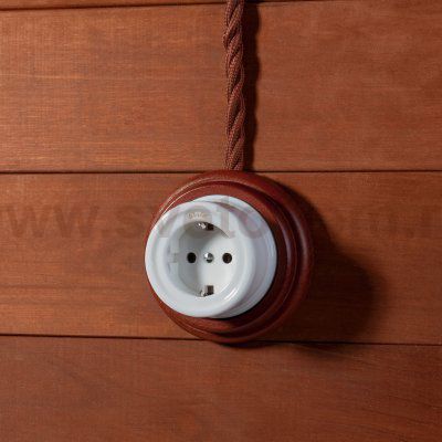 Розетка с заземлением белый ретро W5671001