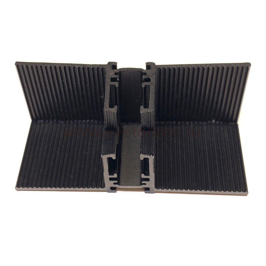 Соединитель шинопровода Wertmark  WTL.L0.60.Y00