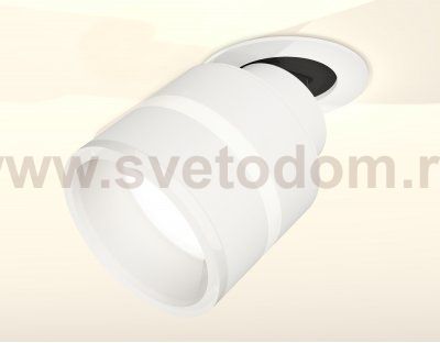 Комплект встраиваемого поворотного светильника с акрилом Ambrella XM8101524 XM