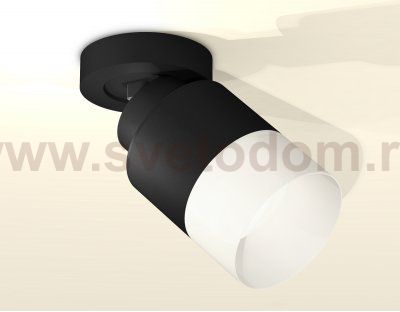 Комплект накладного поворотного светильника с акрилом Ambrella XM8111002 XM