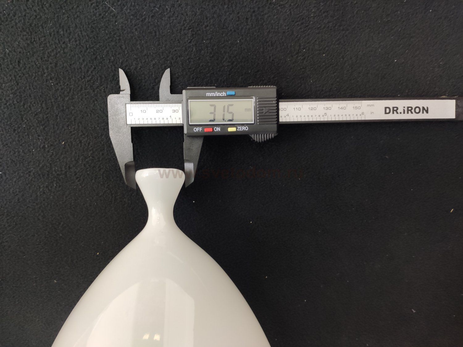 Плафон стекло белый матовый воздушный шарик Майтони