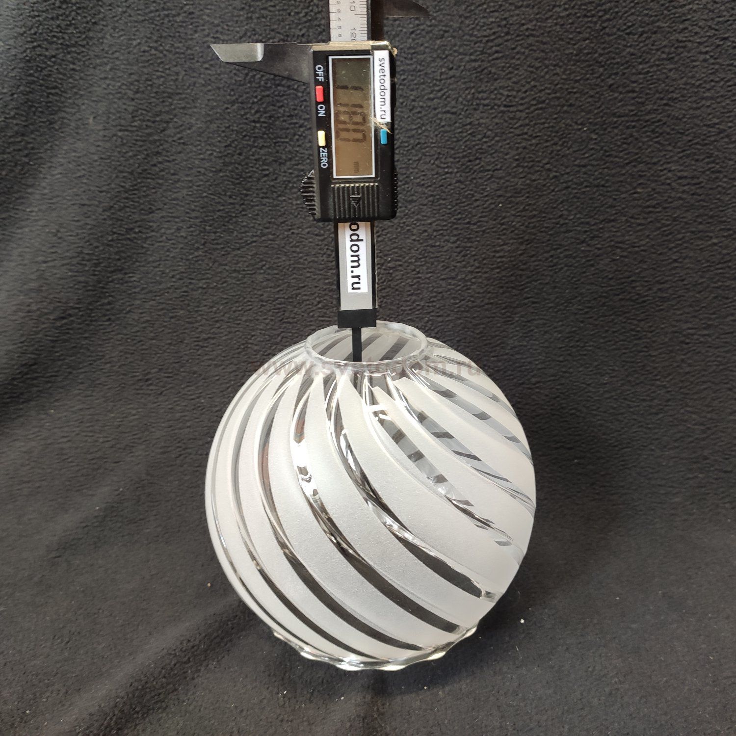 Плафон стекло белое с полосками 140*120мм E27 Lussole Loft LSP-999 OAKLAND