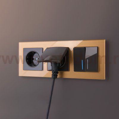 Рамка на 3 поста (бронзовый,стекло) Werkel WL01-Frame-03