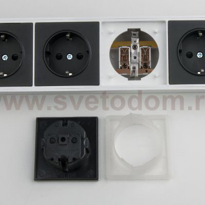 Розеточный блок 4-х местный + 3 USB белый/черный Werkel WL20-04-03