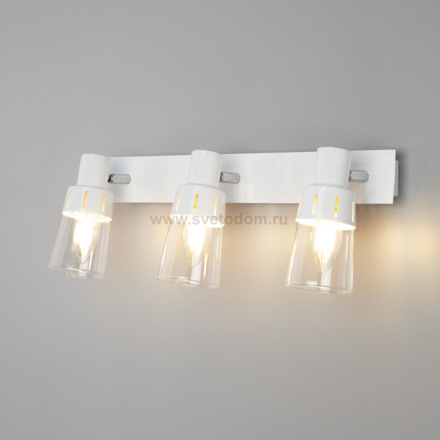 Светильник Eurosvet 20081/3 белый