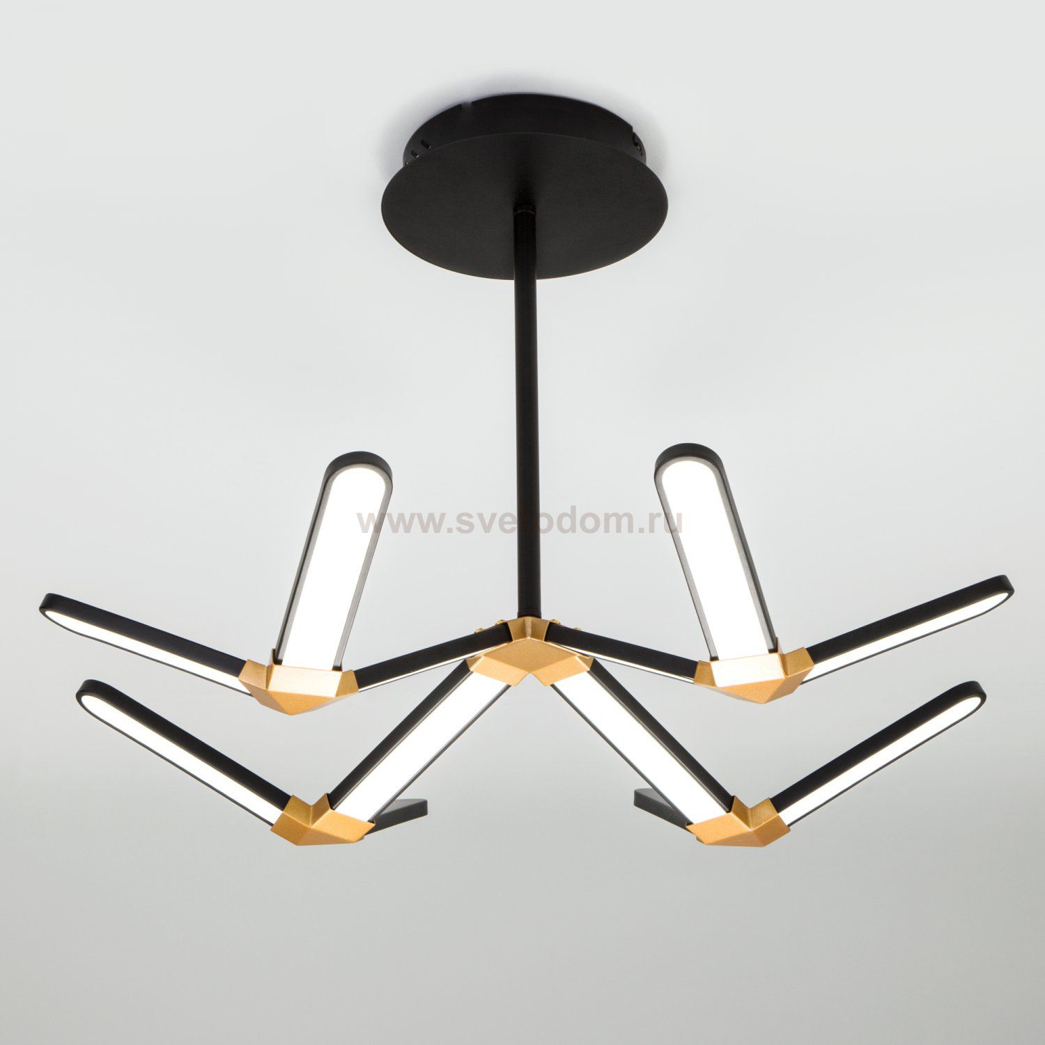 Светильник Eurosvet 90147/4 черный/золото