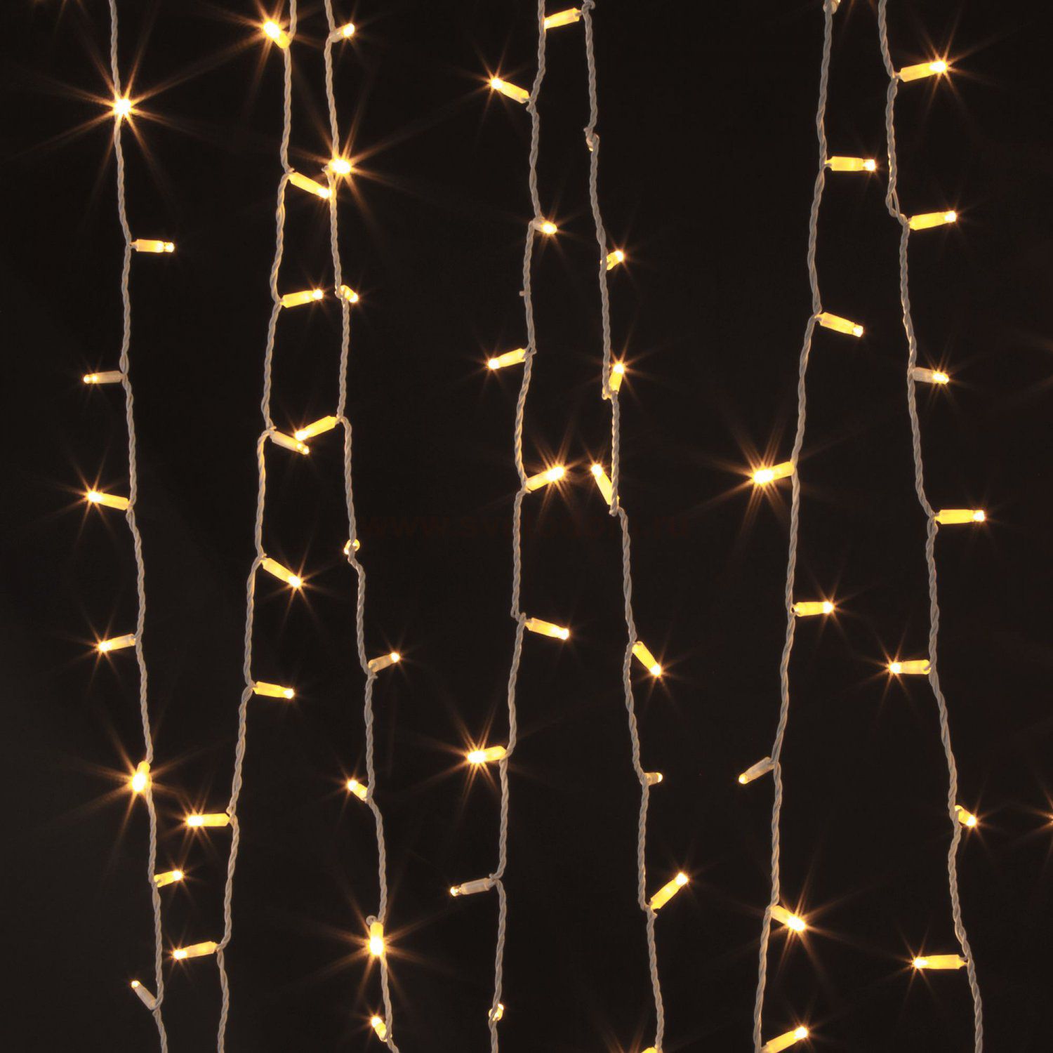 Праздничная гирлянда нить теплый белый с эффектом мерцания 20м IP65 400-102 Eurosvet