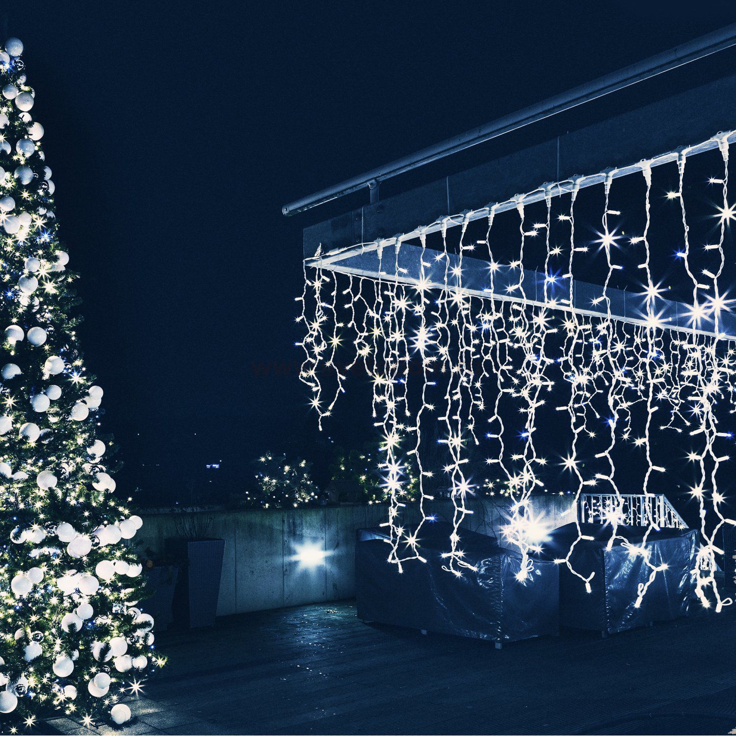 Праздничная гирлянда занавес белый 1,5*1м IP20 200-001 Eurosvet