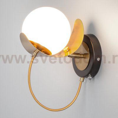 Настенный светильник Eurosvet 70110/1 Amato золото/черный
