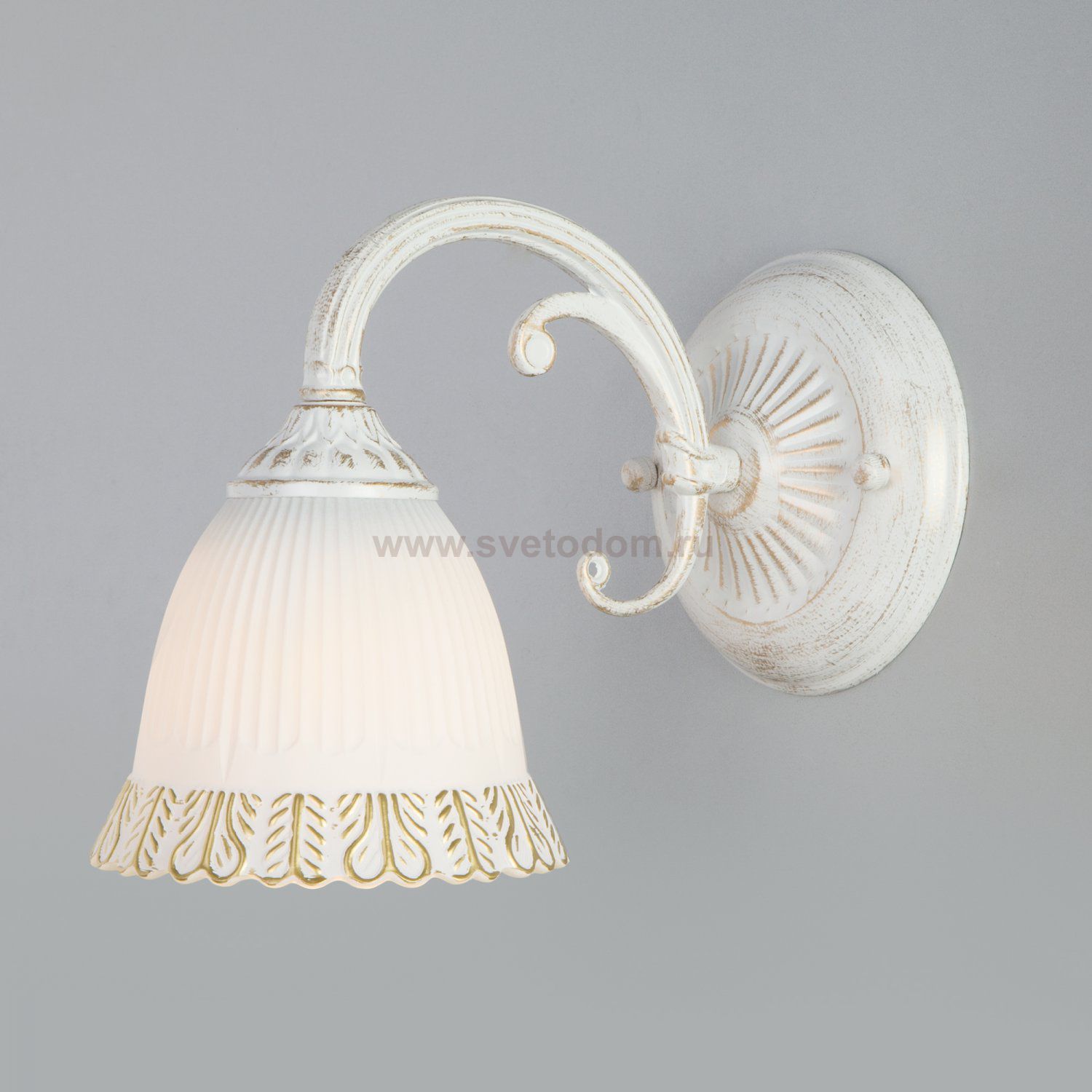 Настенный светильник Eurosvet 60107/1 Campina белый с золотом