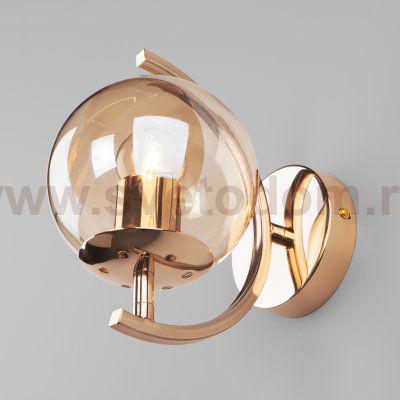 Настенный светильник со стеклянным плафоном Eurosvet 50072/1B золото Story