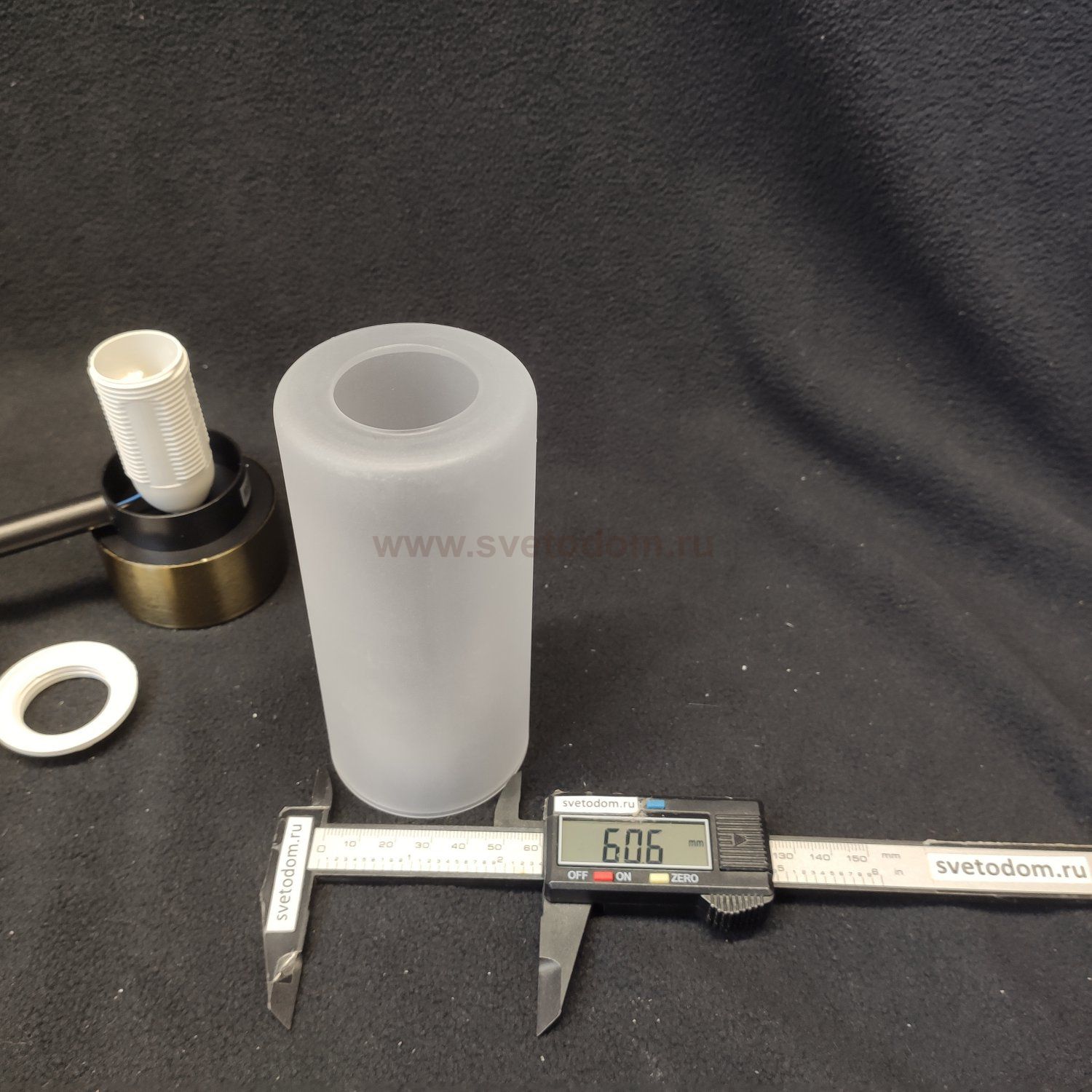 Светильник бра Eurosvet 70115/1 черный Amado