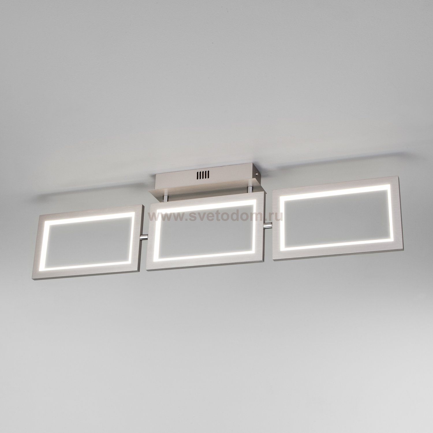 Потолочный светодиодный светильник Eurosvet 90223/3 матовое серебро Maya