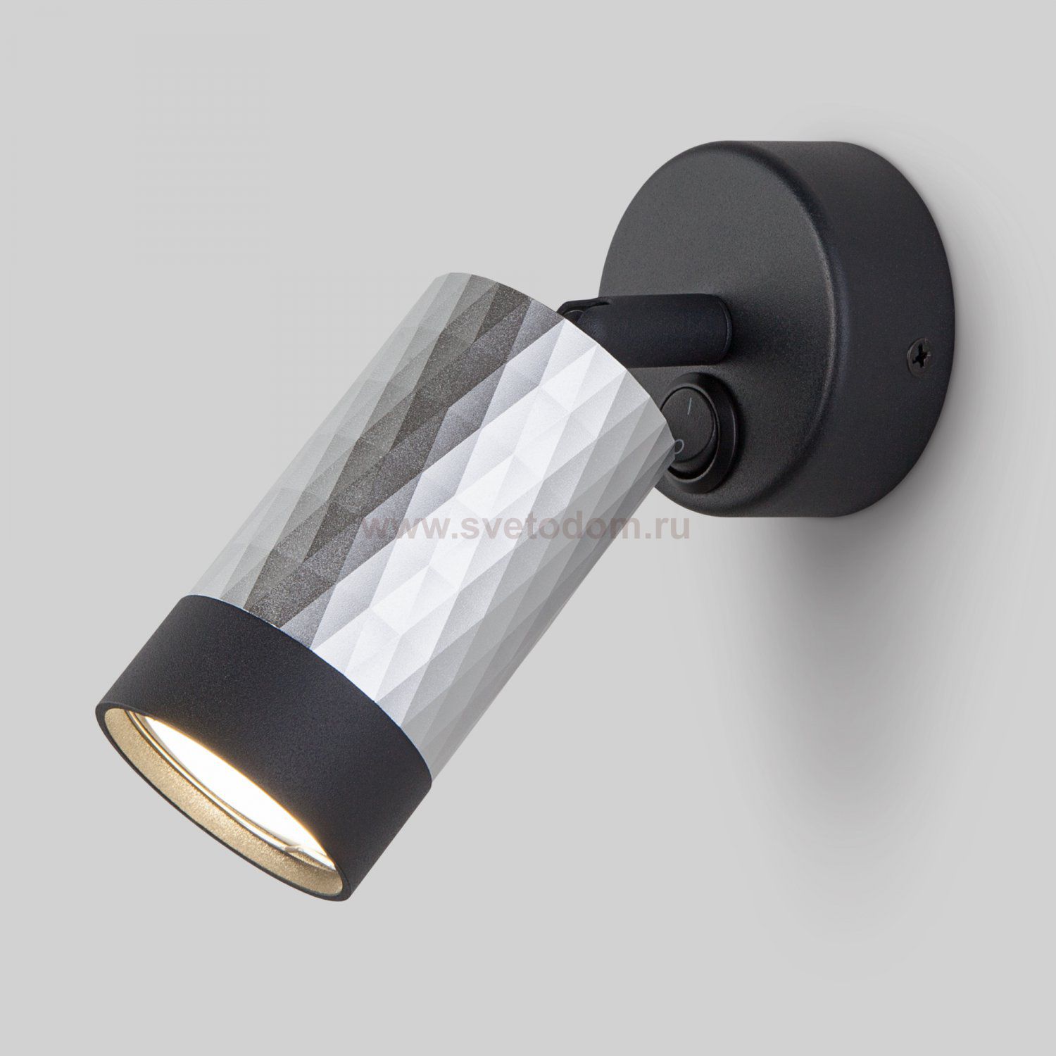 Настенный светильник с выключателем Eurosvet 20088/1 черный/серебро Mizar