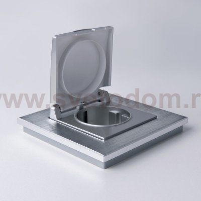 W1171206/ Розетка влагозащ. с зазем. с защит. крышкой и шторками (серебряный) W1171206