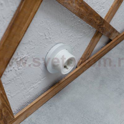 Розетка с заземлением и шторками (белый) Ретро W5671101 Werkel