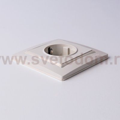 Розетка с заземлением и шторками (слоновая кость) W1171103 Werkel