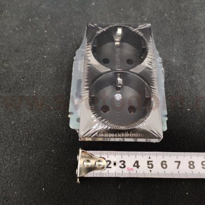 Розетка двойная с заземлением (черный матовый) W1172008 Werkel