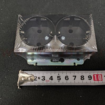 Розетка двойная с заземлением (черный матовый) W1172008 Werkel