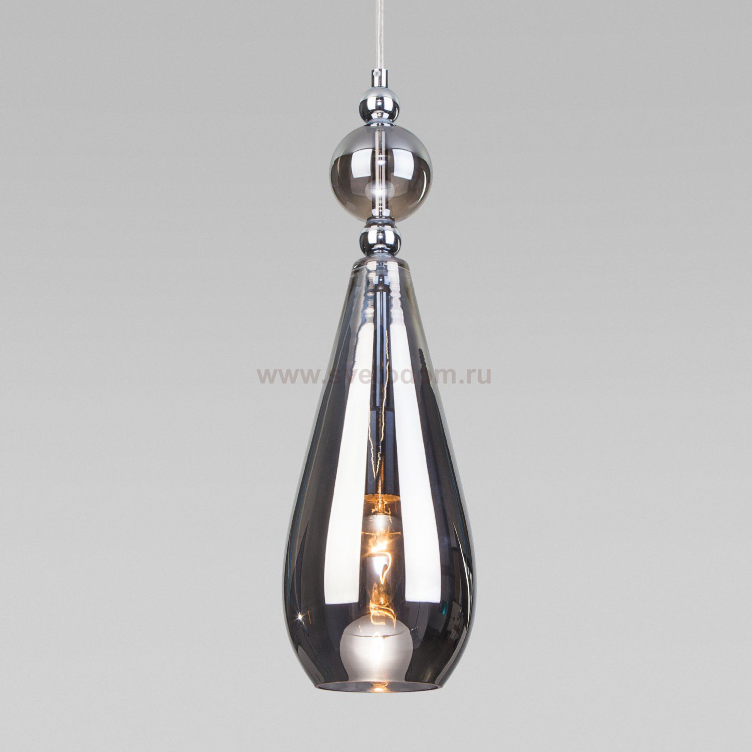 Подвесной светильник со стеклянным плафоном Eurosvet 50202/1 дымчатый Ilario