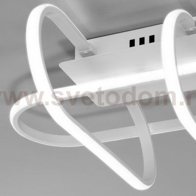 Потолочный светодиодный светильник с пультом управления Eurosvet 90139/3 белый Grafette