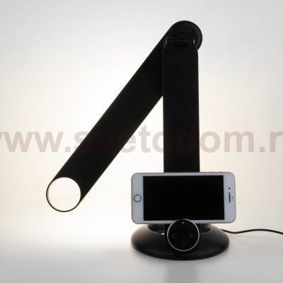 Светодиодная настольная лампа с беспроводной зарядкой 80428/1 черный Eurosvet